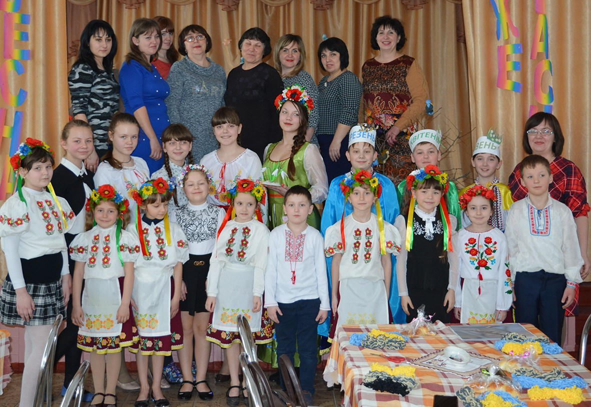 Гуртківці у Гродівці закликали весну