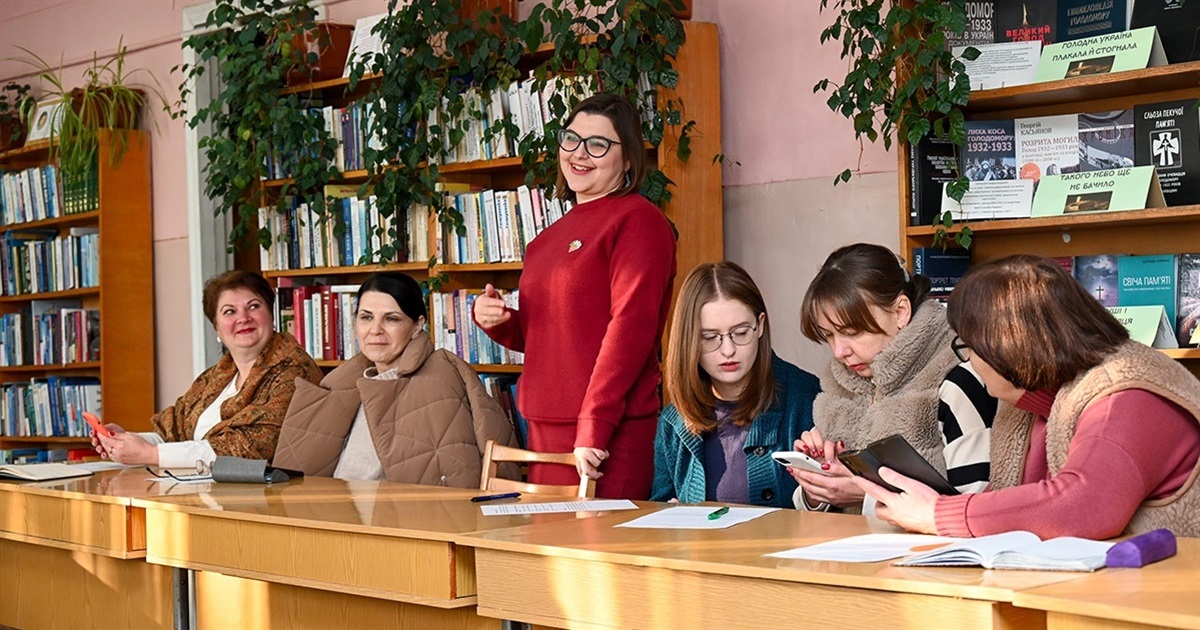 Розмовний клуб в бібліотеці в Кагарлику: і правила повторили, й цифрові навички покращили