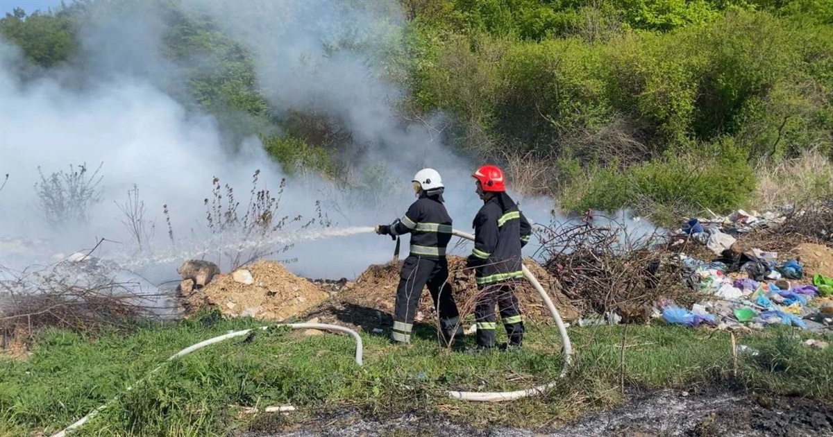 Кинув недопалок і тепер заплатить штраф. У Сатанові горів очерет