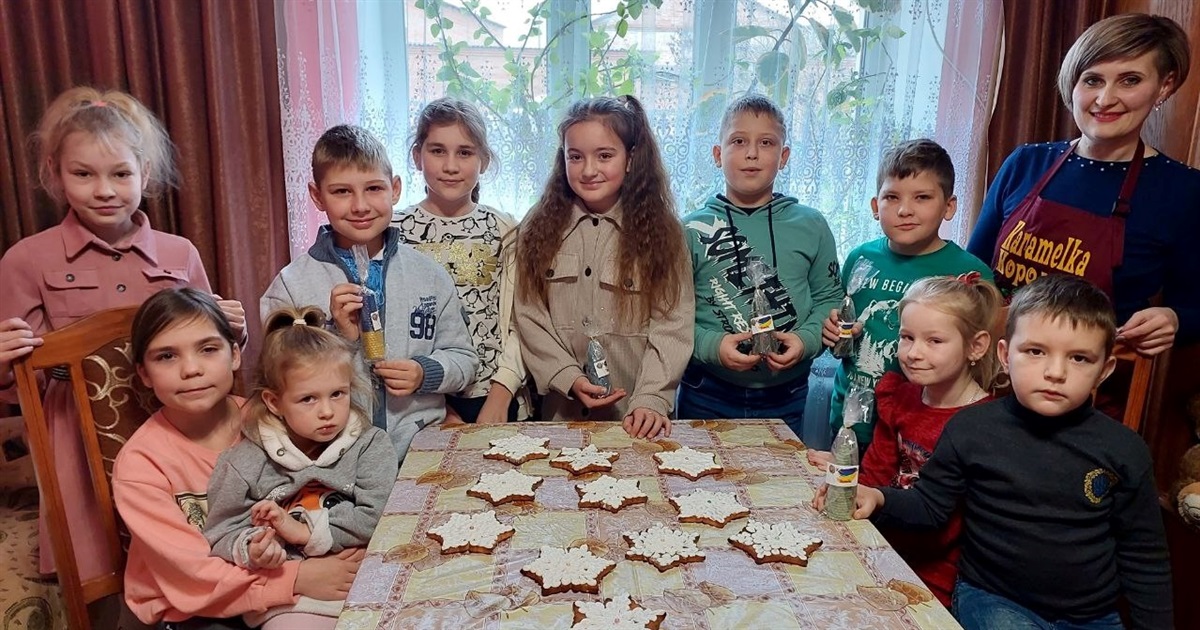 Понад 25 000 гривень зібрала «Карамельна банда» у Жмеринці для наших захисників: відео