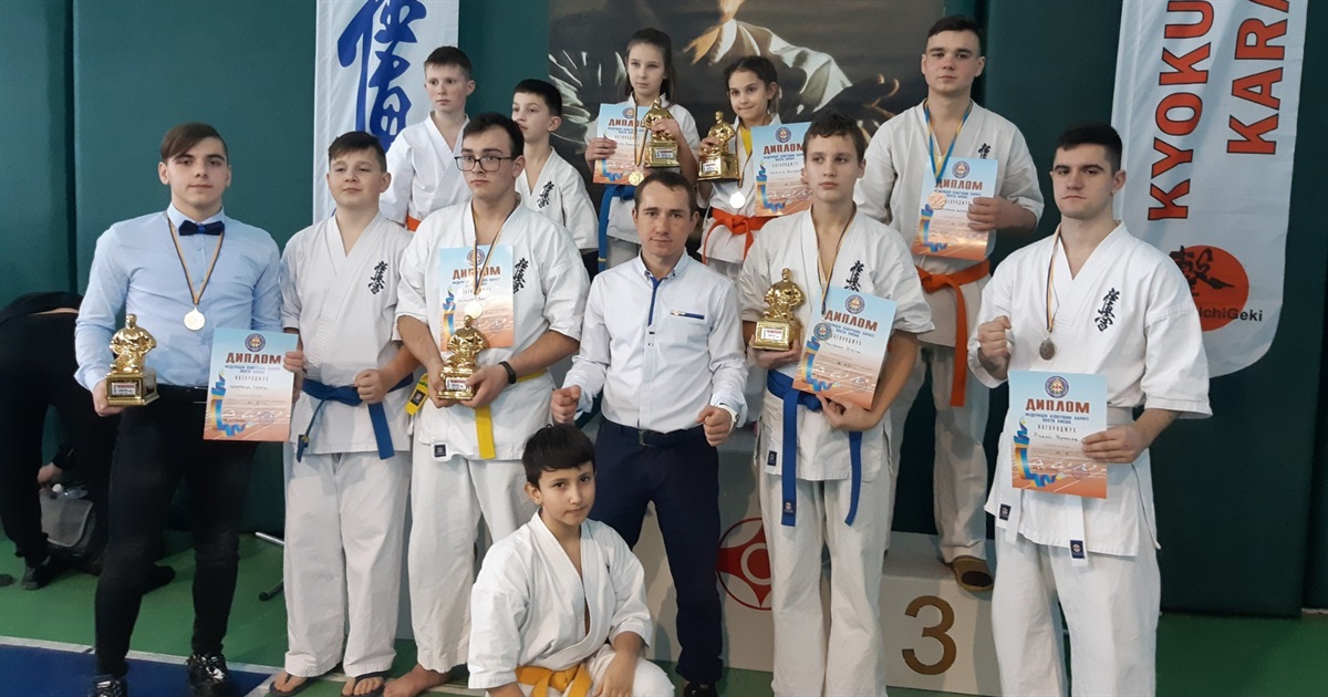 «Цей зал не стояв закритим ніколи». Як живе і перемагає Первомайська федерація кіокушин-карате ІКО-1