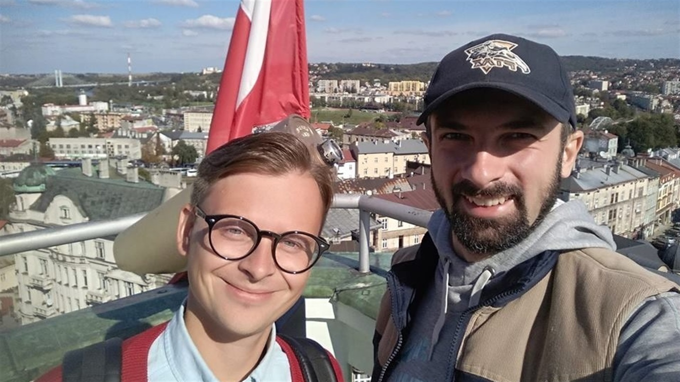 Разрушители мифов. Как авторы  YouTube-шоу ШоРеально убеждают, что на Донбассе – не сплошная гопота 