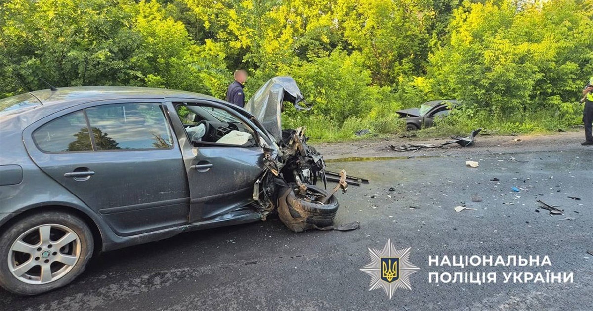 Невдалий обгін: на Кагарличчині Volkswagen зіткнувся зі Skoda