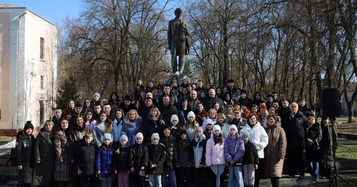 У Кіцмані вшанували видатного земляка: Володимирові Івасюку виповнилося б 77 років