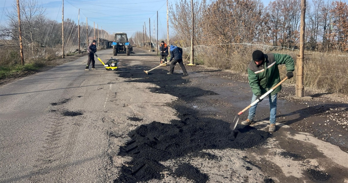 Дві найбільш протилежні думки серед жителів Сумщини стосуються ремонту доріг