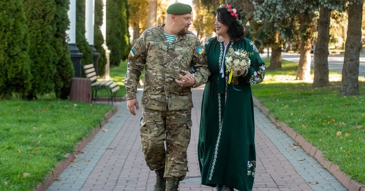 Селфі біля «Дашки» і всього одна мить. Історія кохання «Генерала» і Зорини
