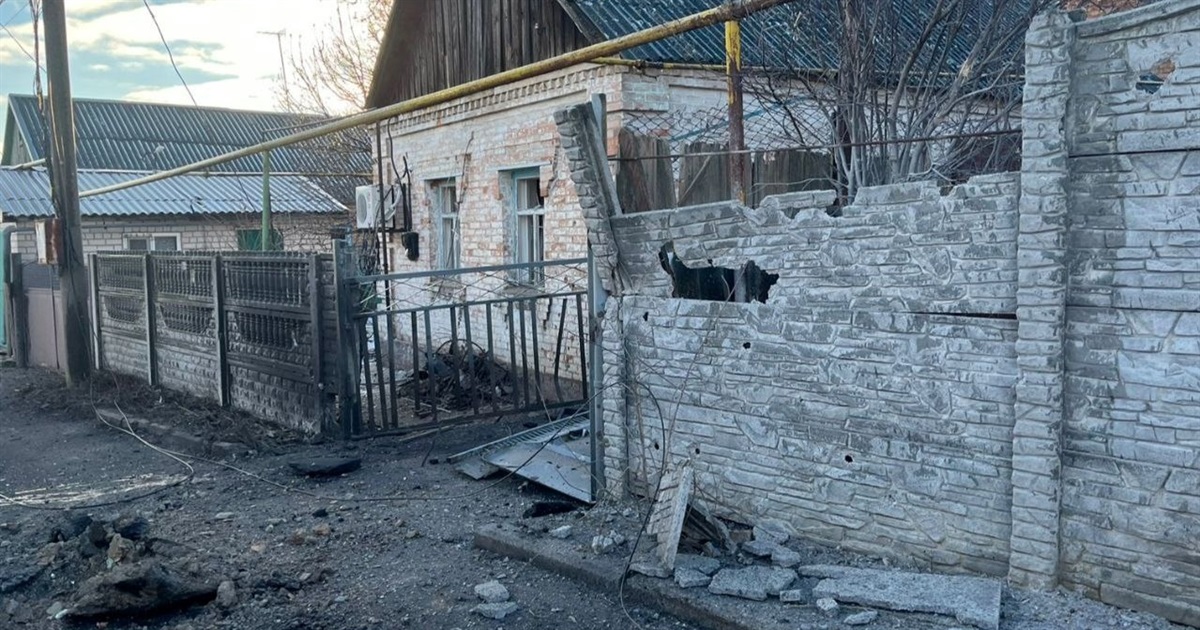 Окупанти били з артилерії та дронів: про наслідки атаки по Нікополю і району розповіли в ДніпроОВА