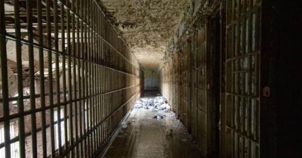 Проведе за ґратами 5 років: у Звягелі суд ув’язнив чоловіка за тяжке травмування співмешканки