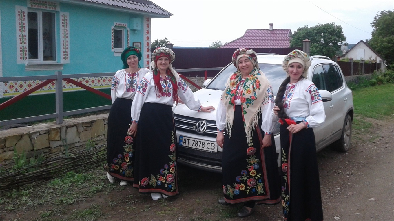 «Близько 50 жінок прийшли до церкви в українських хустках»: інтерв’ю з популяризаторкою хустки