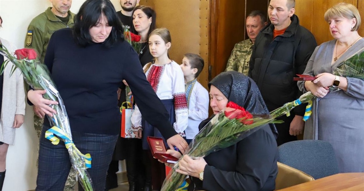 Семьям измаильских героев-защитников вручили награди за мужество от Президента Украины