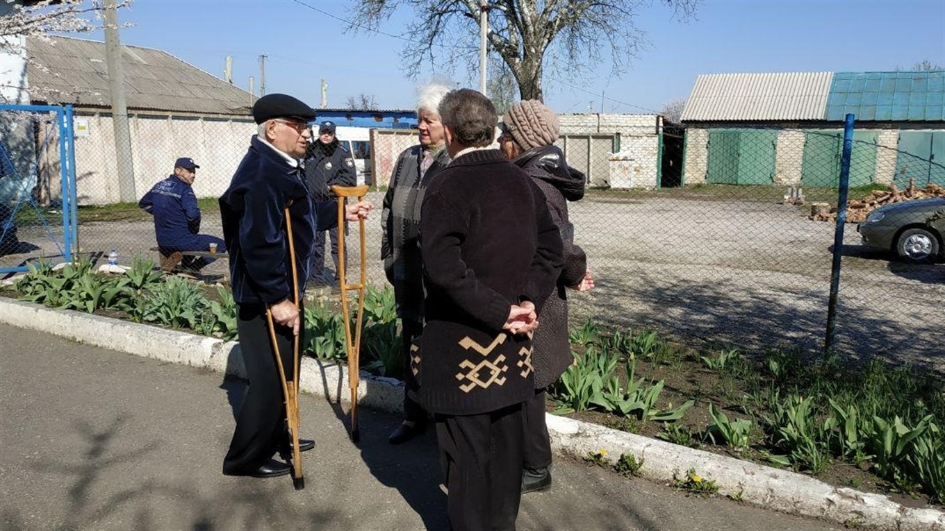Про що насправді говорять сватівчани, коли думають, що їх не чують. Підслухано на виборчих дільницях