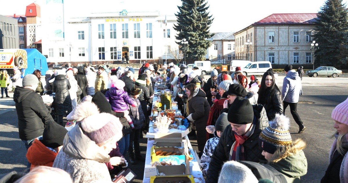 У Чорткові ярмаркували на потреби ЗСУ