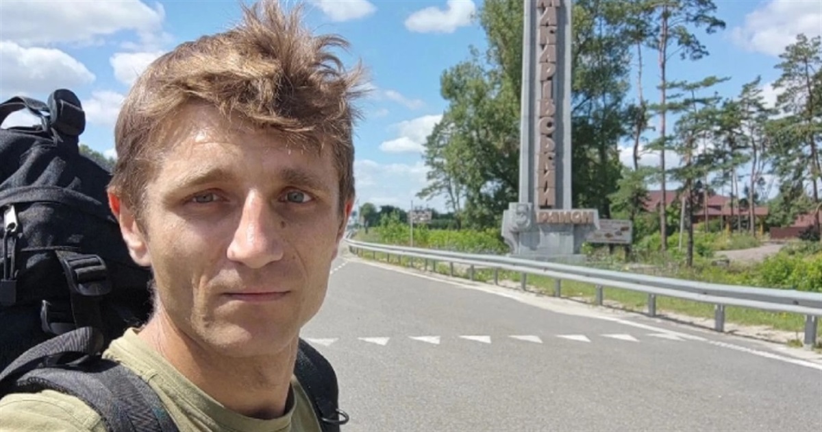 Азовець-волонтер Петро Скрипка організував піший марафон із зупинкою у Звягелі