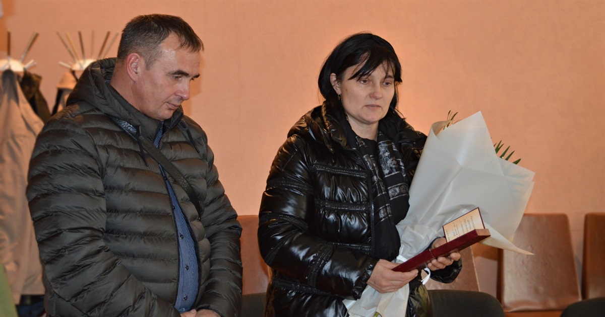 «Я десантник, мамо». Батькам загиблого Дмитра Камінського із Сарненської громади вручили нагороду
