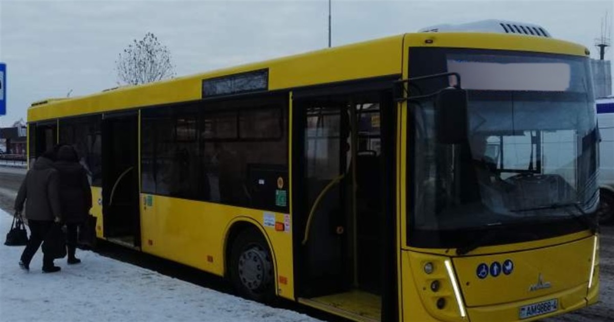 Автобусний маршрут №2 у Звягелі може змінитися: мешканців запрошують пройти опитування