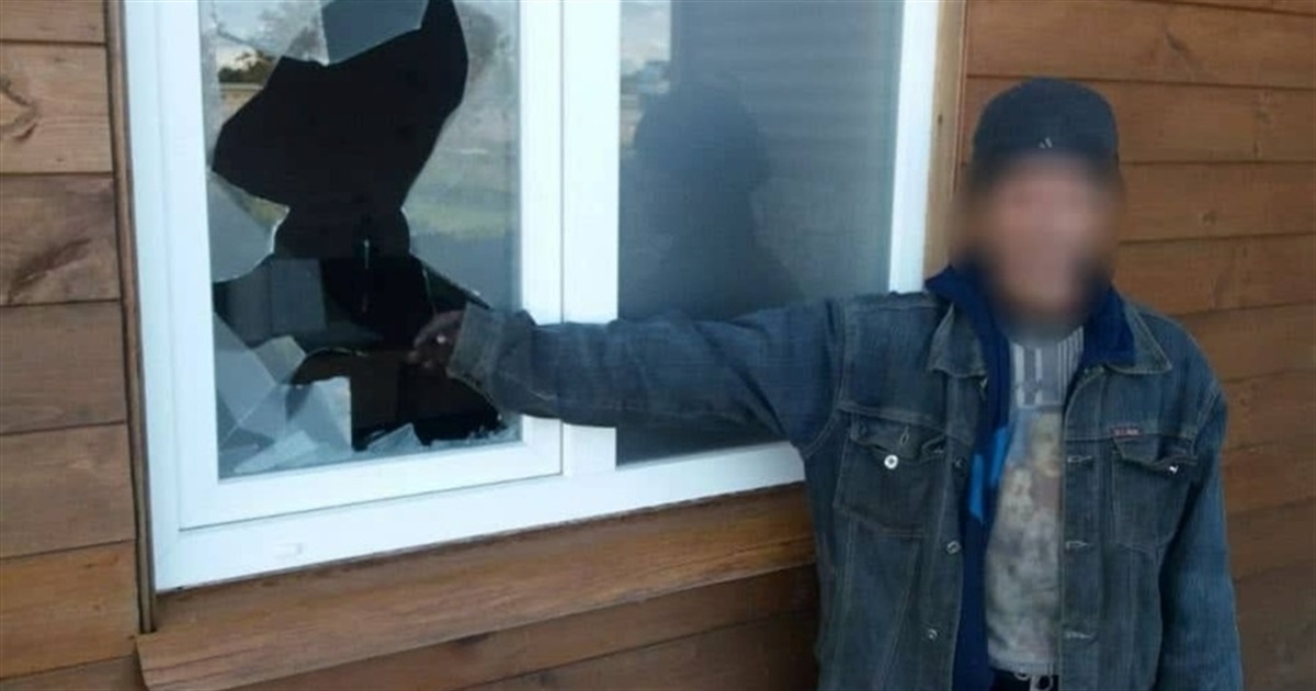 Розбив вікно до чужого дому, щоб потрапити усередину: у Новограді попередили крадіжку