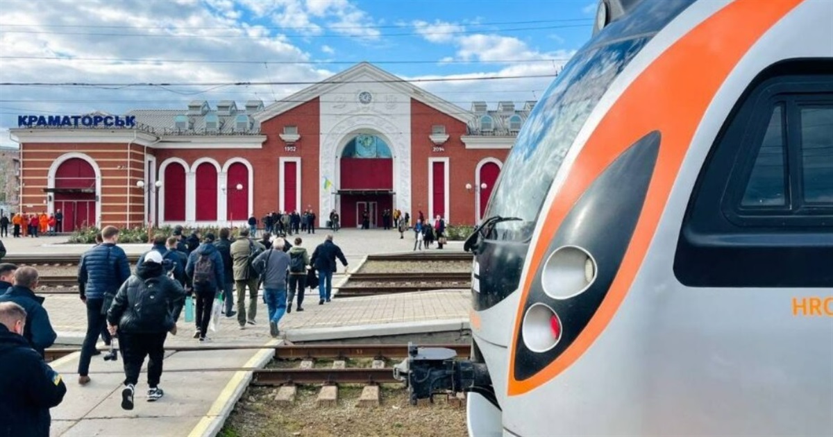 У Краматорськ не курсують поїзди, найближча зупинка — Харківщина. Що відомо про обмеження