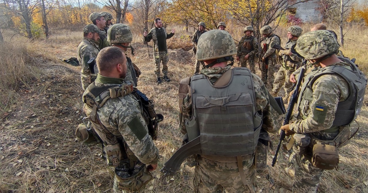 Ті, кого не вистачає на передовій: чому українському війську потрібні капелани