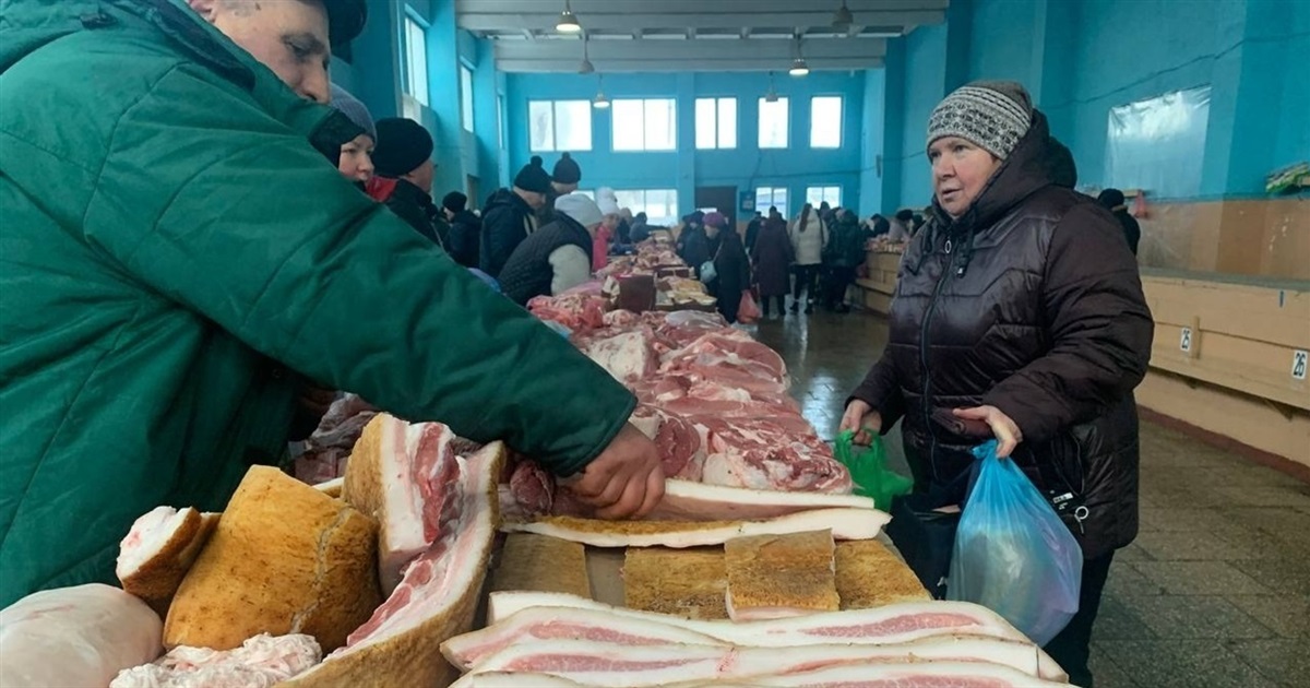 У Переяславі на базарі подешевшали свинина і яйця, але в людей і на це грошей не вистачає