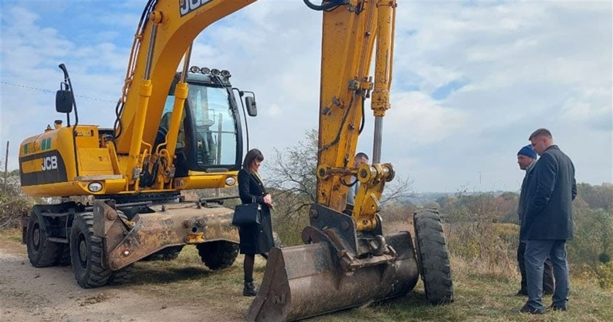 Стартував капітальний ремонт вулиці Набережна у селі Рів