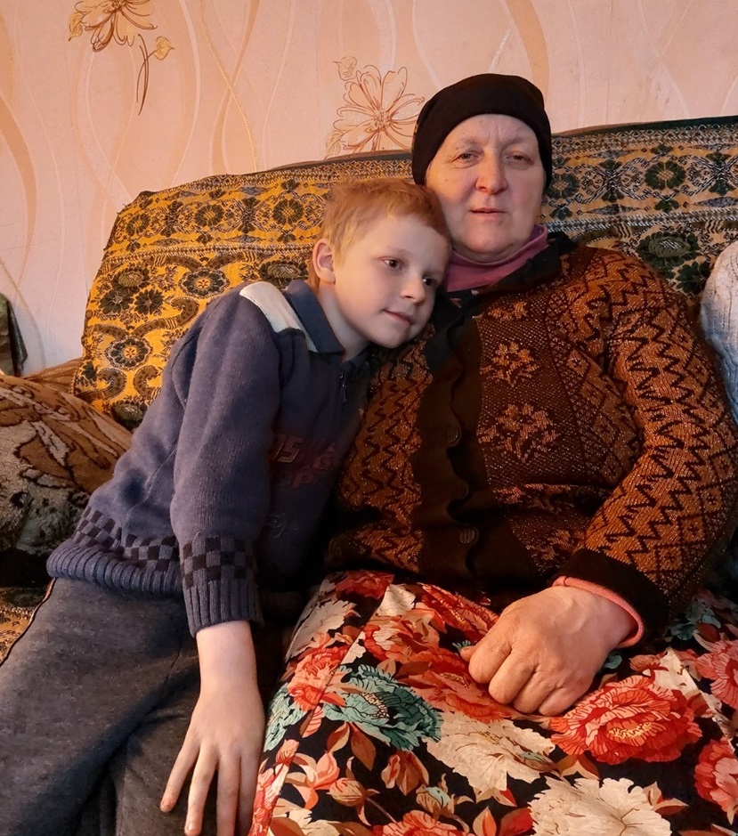Валентина Іванова доглядає за онуками після смерті дочки у 2018 році