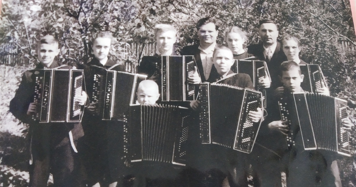 Скрипка, фортепіано і баян: переяславська музична школа починалася з трьох класів