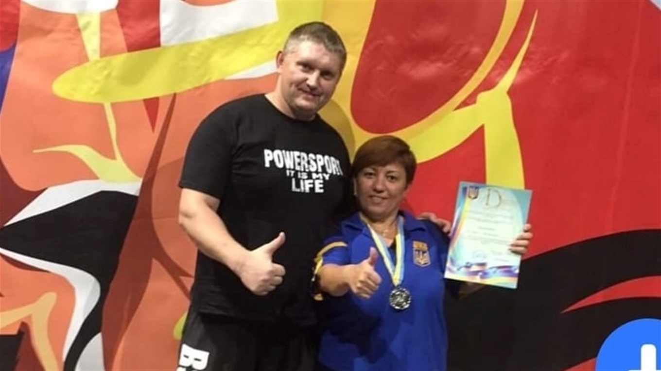 Александр Петренко создал в Бахмуте клуб по пауэрлифтингу и умер в 40 лет. Его дело продолжает вдова