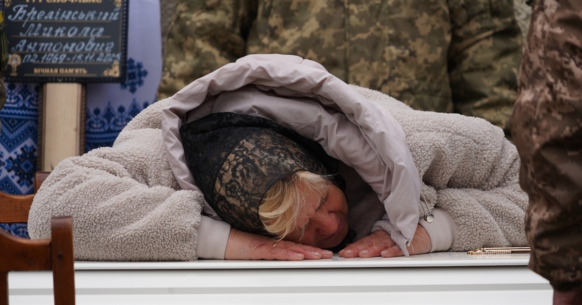 Його серце зупинилося на Донеччині: городоччани попрощалася із захисником Миколою Брелінським