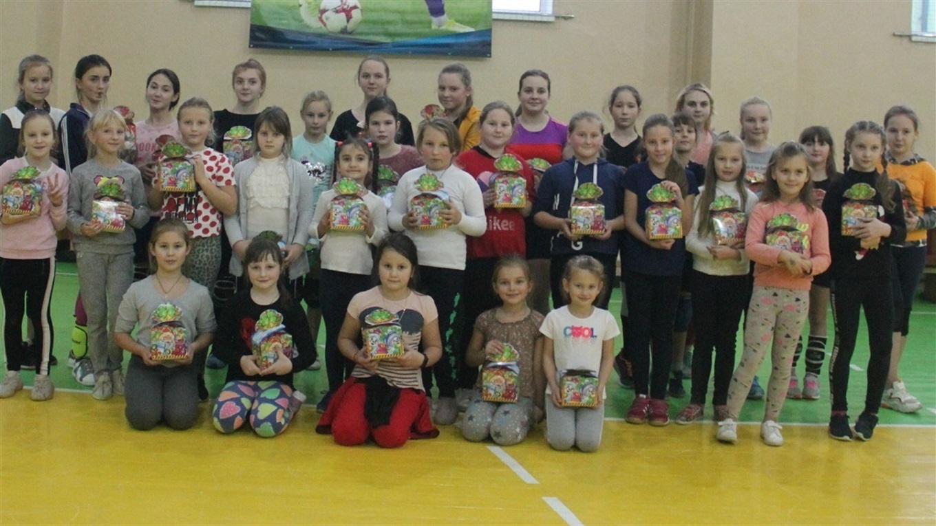 Спортсмени з Калинівки отримали подарунки від Буяльського: футболіст став посланцем святого Миколая 