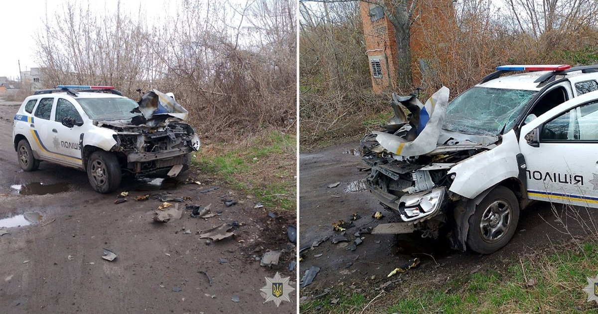 Ворог вдарив безпілотником по поліцейському авто в Білопіллі