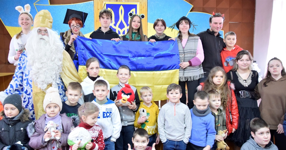 У Жмеринці показали виставу для дітей військовослужбовців: фоторепортаж