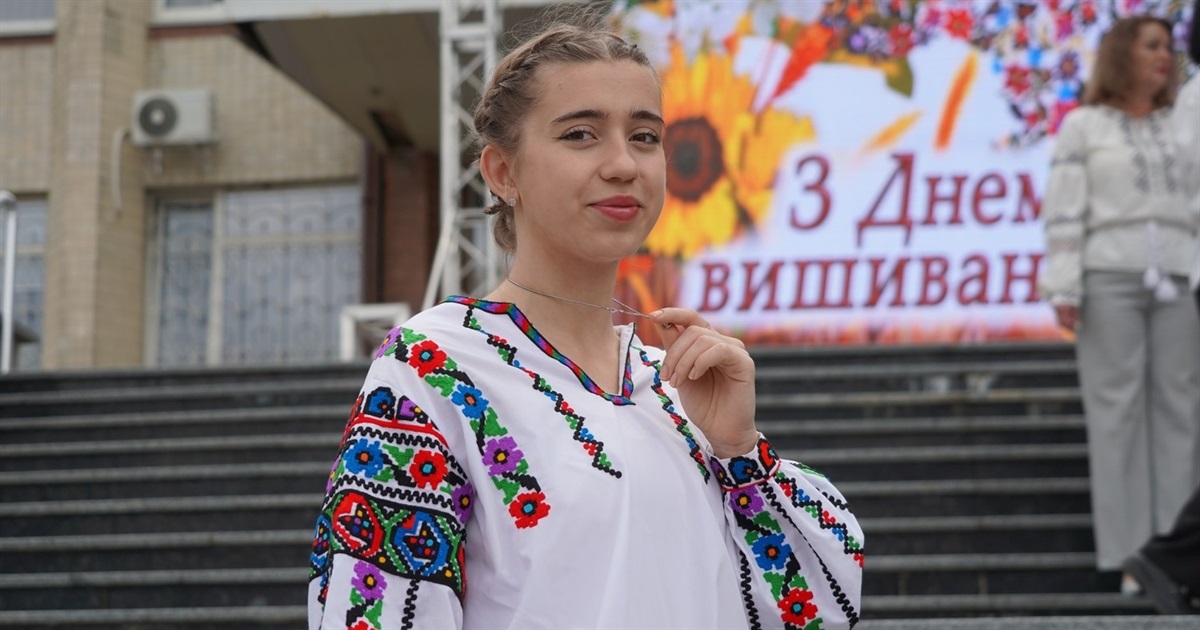 У Городку відзначили День вишиванки: фоторепортаж із центру міста