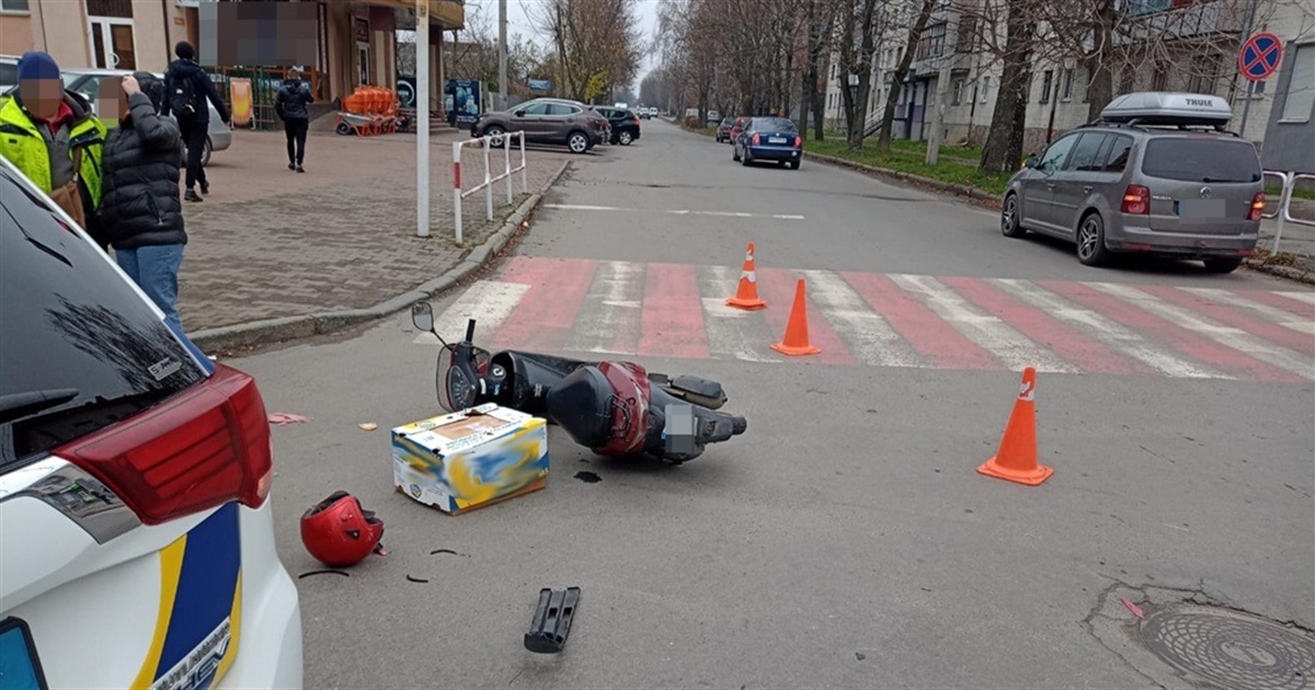 На Звягельщині трапилися дві ДТП через невдалі маневри повороту