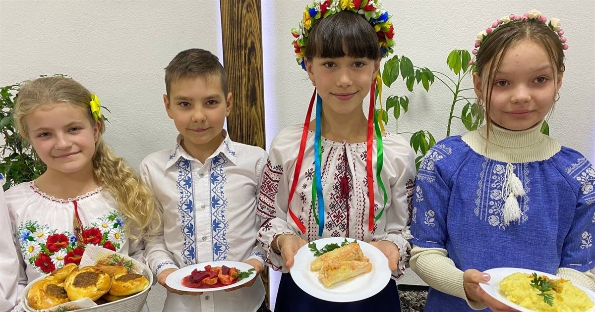 Смакували етнічні страви: для учнів ліцею №6 організували День української кухні