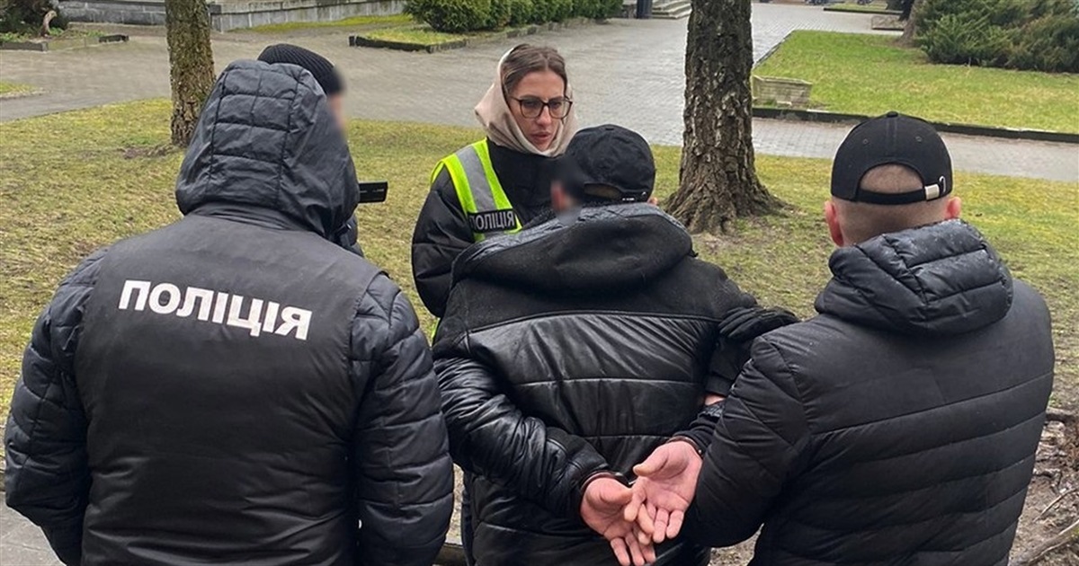 Затримали керівника благодійної організації, який обіцяв включити ухилянта до системи "Шлях"
