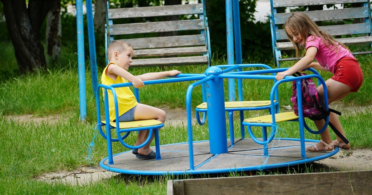 Літнє дозвілля. Короткий огляд стану дитячих майданчиків у Городку (ФОТОРЕПОРТАЖ)