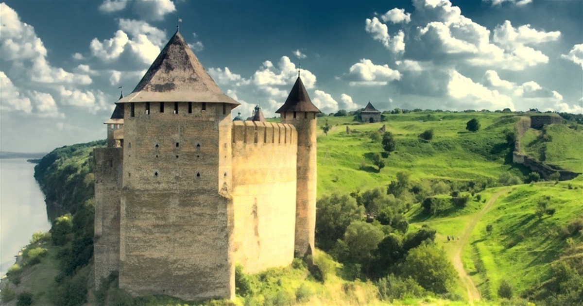 Літні пригоди продовжуються. Відкрийте для себе чарівні місця Чернівеччини