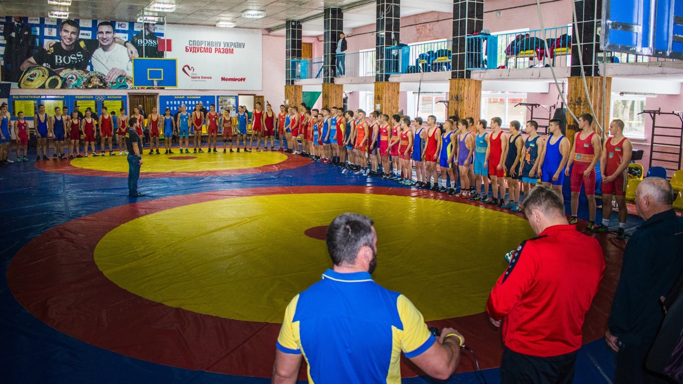 У Жмеринці пройшов чемпіонат області з греко-римської боротьби: фоторепортаж