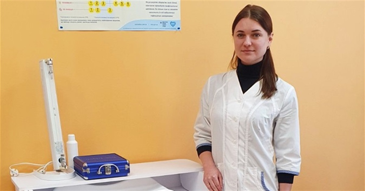 Житло — медикам. У Корюківці придбали квартиру сімейній лікарці з села