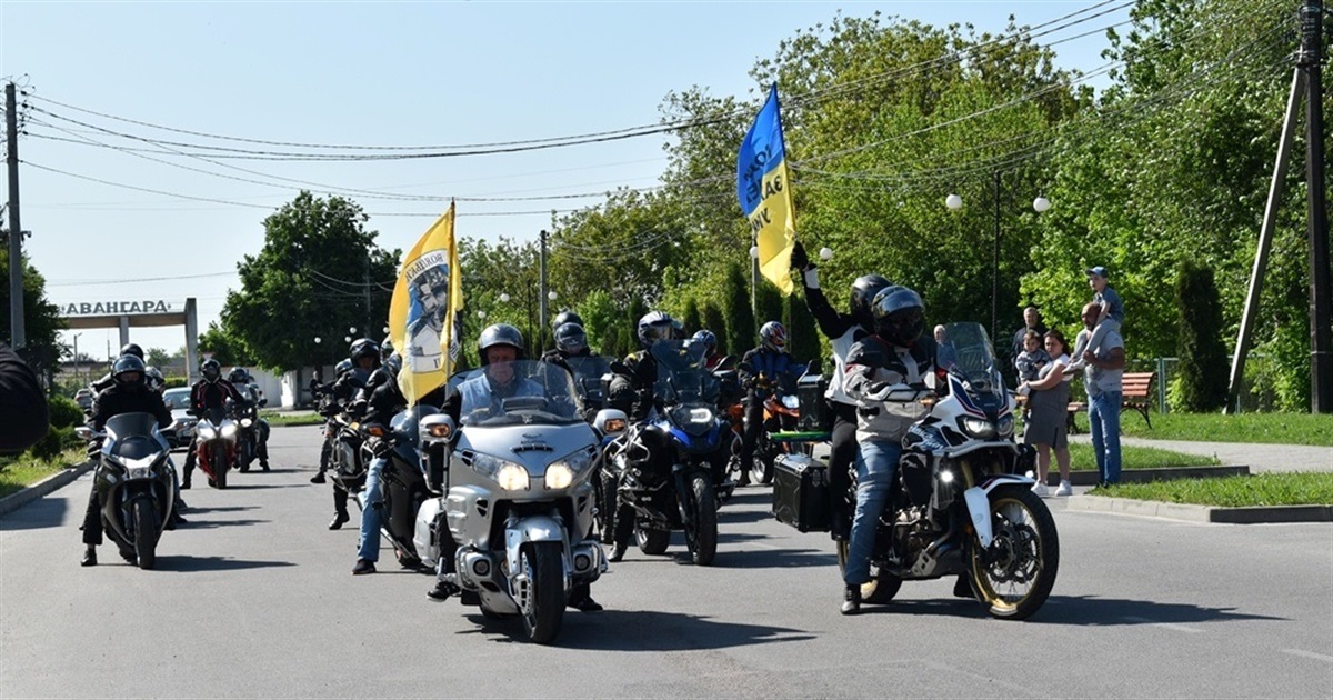 У Звягелі відбувся "Мотопробіг єдності полонених Маріупольського гарнізону"