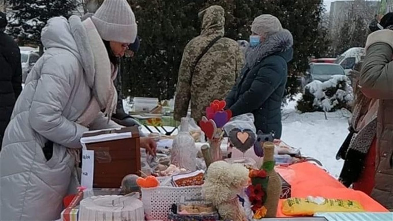 У Калуші на  благодійному ярмарку зібрали 1000 доларів і майже 26 тис. грн для  Святослава Колодія