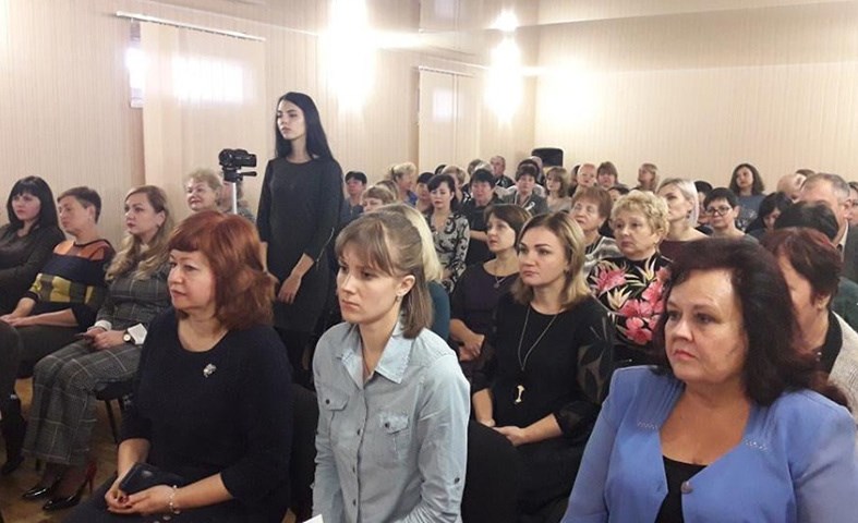 Грамоти і квіти – кращим працівникам соцсфери району
