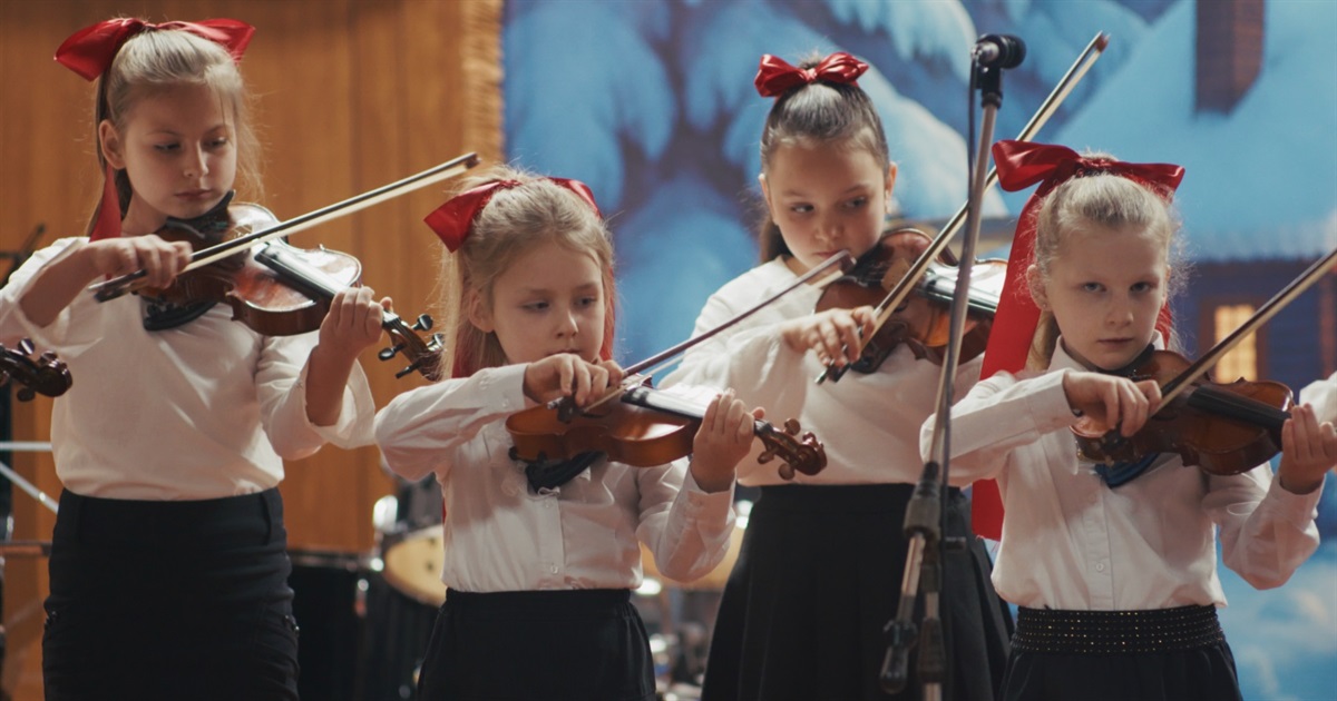 Музика, що надихає і підтримує: у Дитячій музичній школі – новорічний концерт на підтримку ЗСУ