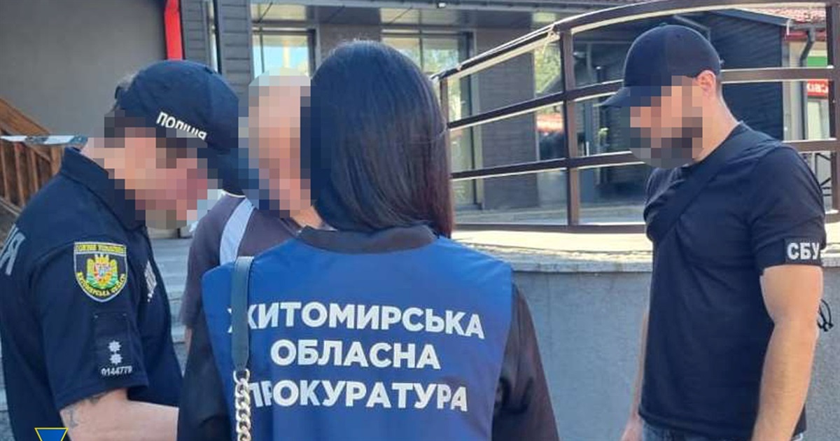 Правоохоронці задокументували мільйонні збитки під час будівництва захисної споруди на Житомирщині