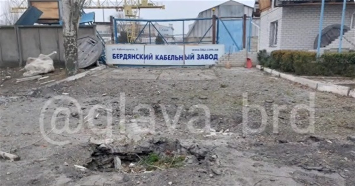 Під ранок 14 січня окупантам прилетіло у Бердянську