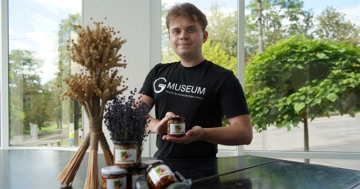 Політологія, фундук і любов до Городка: як 23-річний Тарас Гріх будує майбутнє в рідному місті