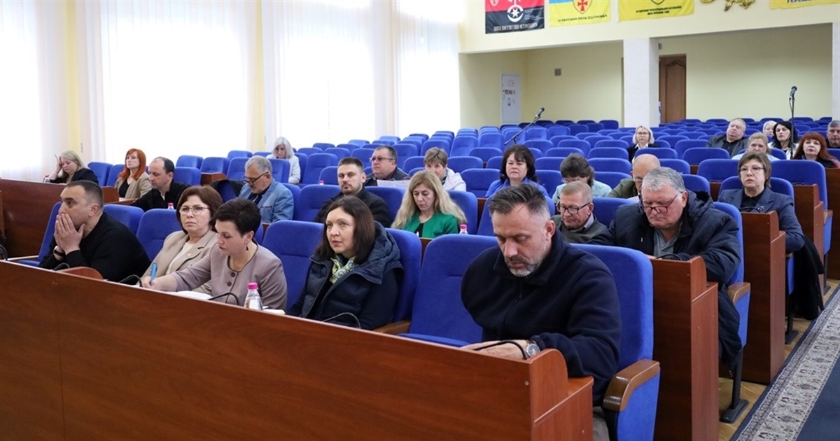 Мережа літніх таборів, освітні плани та соцзахист: засідання виконавчого комітету Звягеля