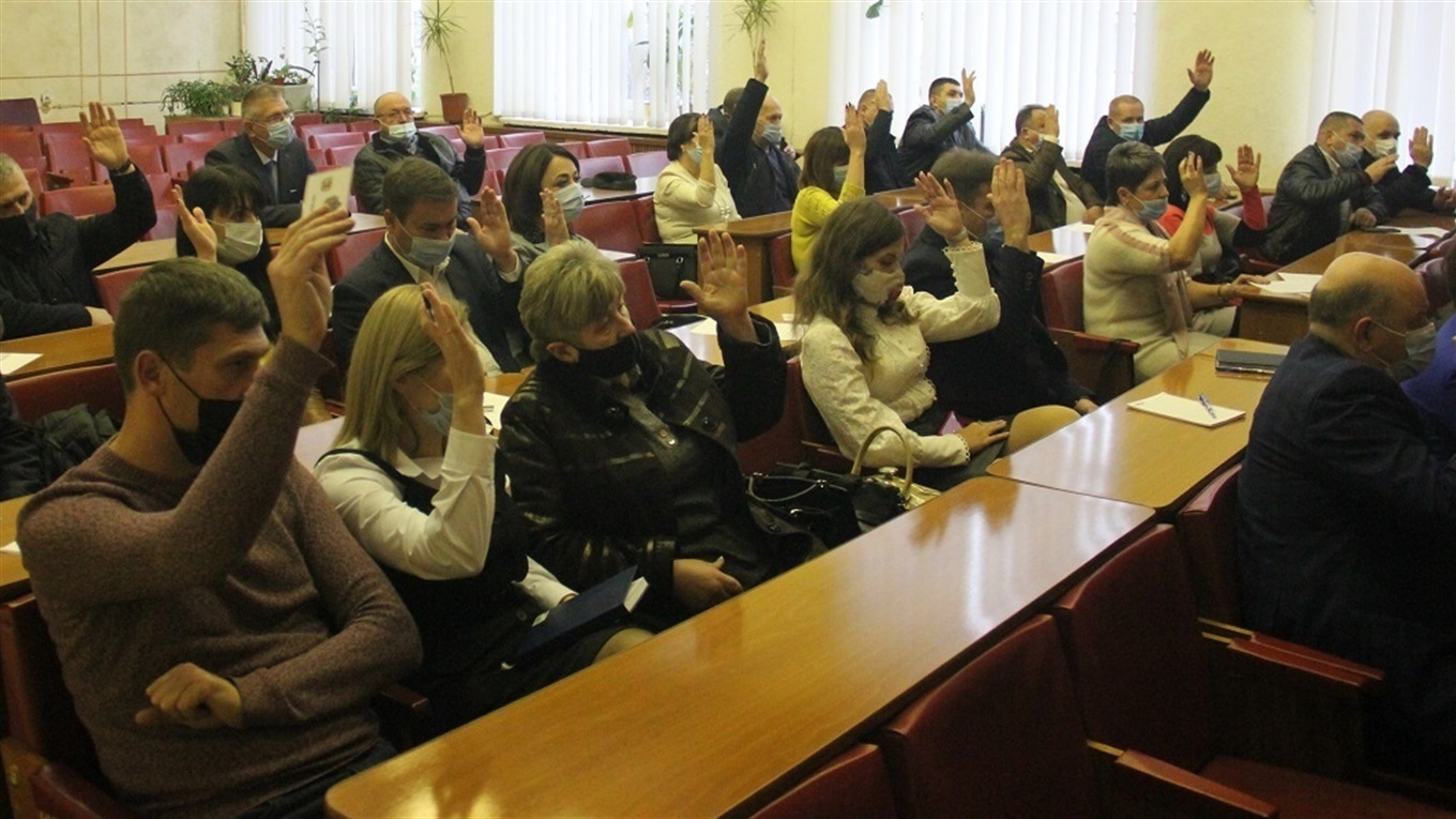 Квоти спрацювали: майже половина депутатських місць у Калинівській міській раді належить жінкам