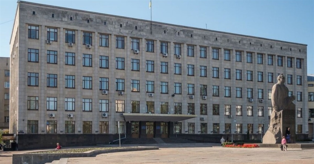 Зарплата, премії та матеріальна допомога: Суспільне оприлюднило суми заробітку керівництва ОВА