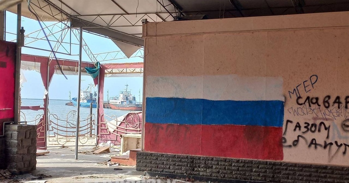 З розбитою набережною та без відпочиваючих: окупанти знову обіцяють курортний сезон у Бердянську